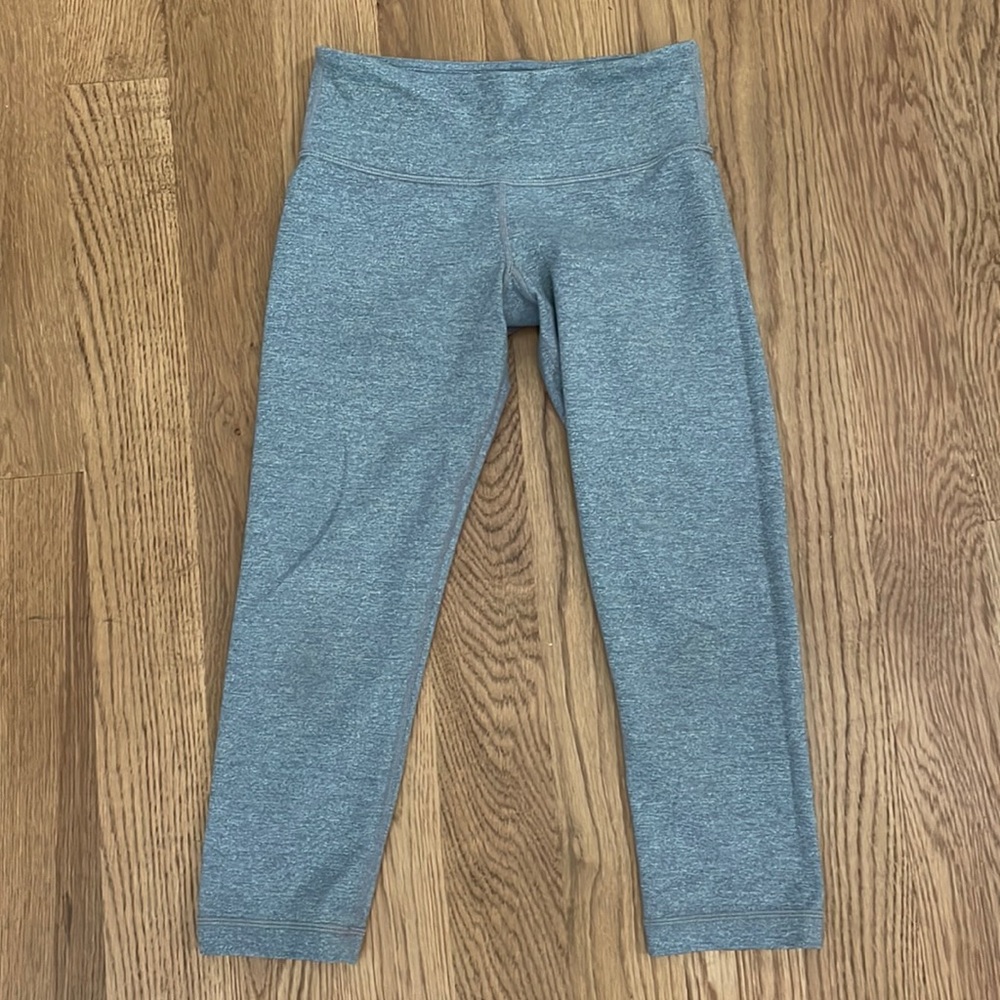Gray, seamless, Wunder Lululemon Yoga Leggings, size 4